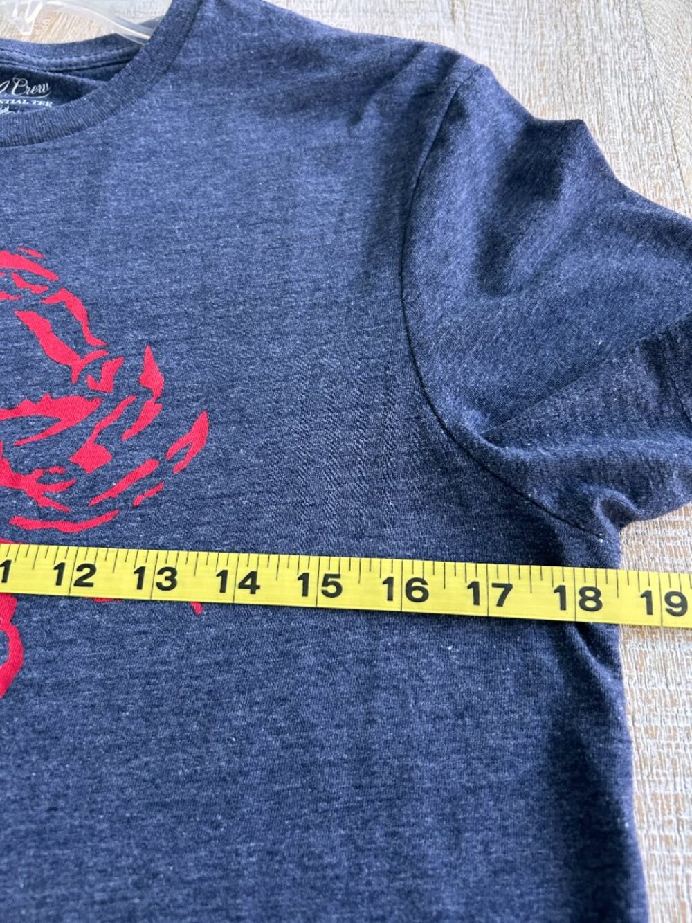 J Crew men’s blue cotton crewneck short sleeve graphic crab t-shirt top small - Picture 5 of 7